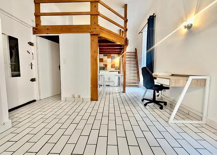 In Hyper Centre Close To Amenities Apartamento *